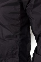 Cortavientos Negro detalle lateral